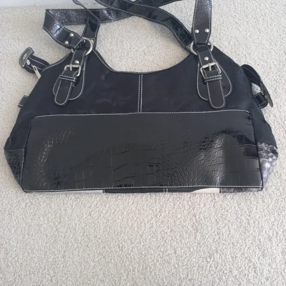 D-fusion Black Faux Leather Medium Size Women's HandBag - Picture 5 of 11